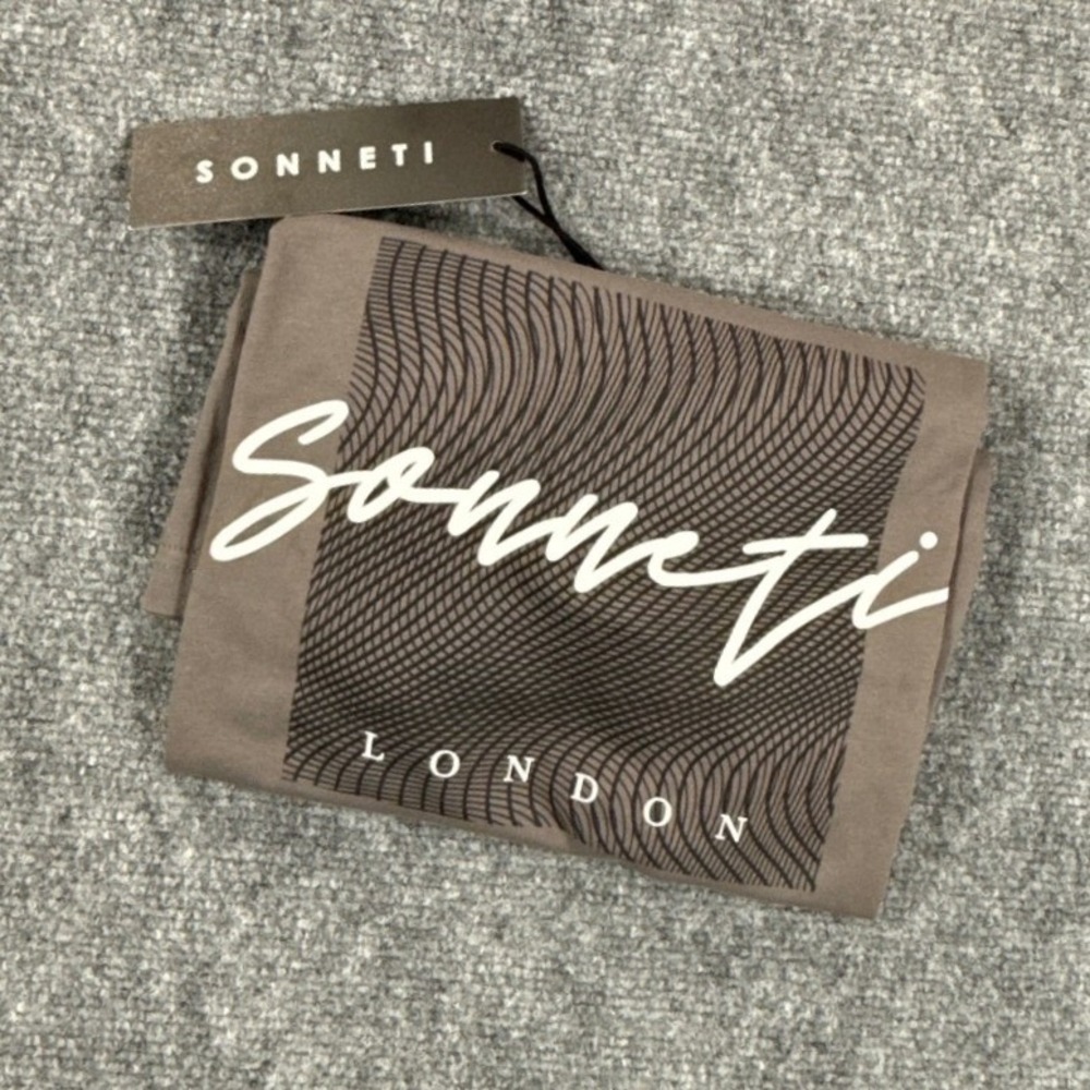 Sonneti London Mens XS Gray Taupe Short Sleeve Graphic T Shirt NWT